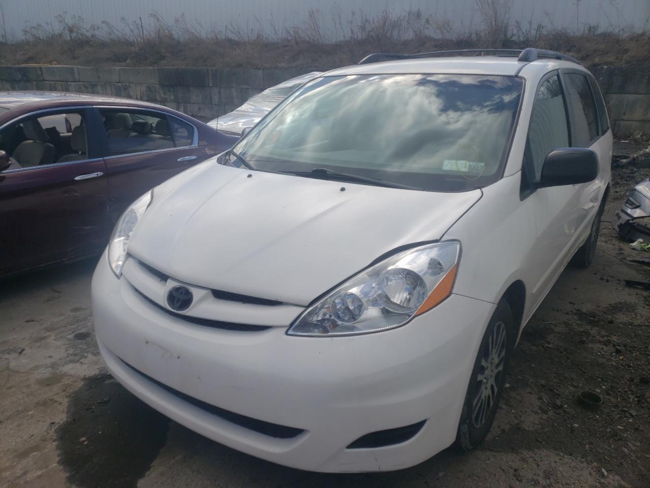 Photo 2 from auction – 2007 TOYOTA SIENNA LE with VIN 5TDBK23CX7S005931