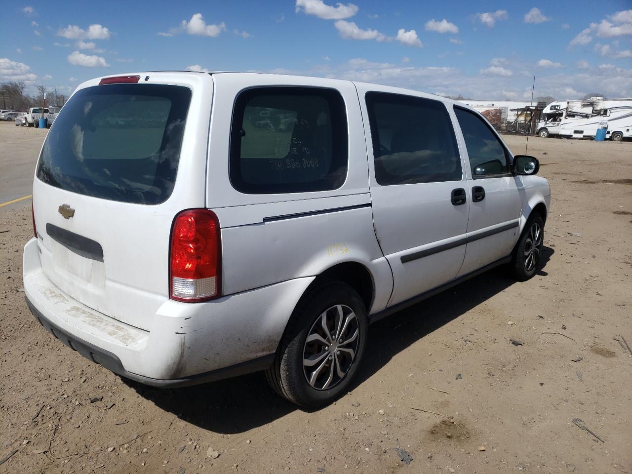 Photo 4 from auction – 2008 CHEVROLET UPLANDER I with VIN 1GBDV13W28D117998
