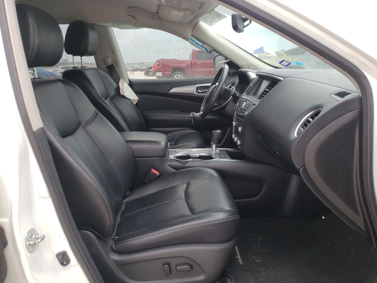 Photo 5 from auction – 2017 NISSAN PATHFINDER with VIN 5N1DR2MN5HC633477