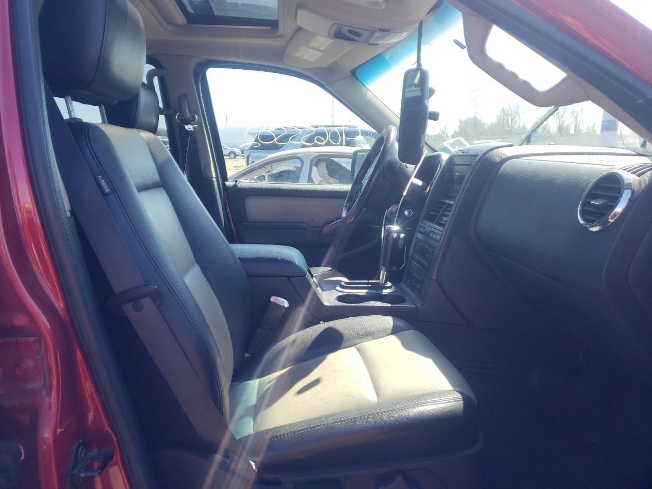 Photo 5 from auction – 2007 FORD EXPLORER S with VIN 1FMEU53857UA16573