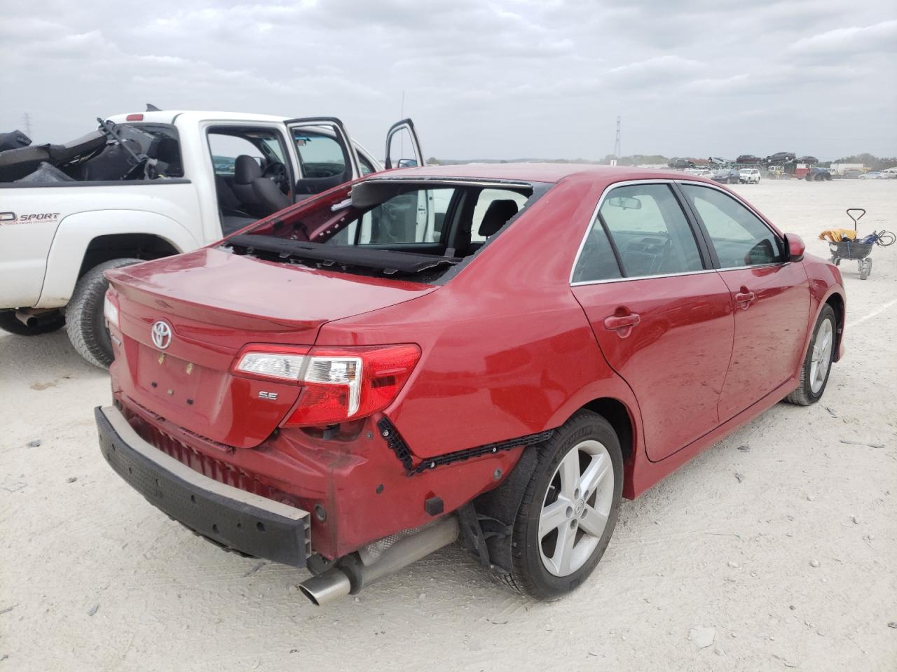 Photo 4 from auction – 2014 TOYOTA CAMRY L with VIN 4T1BF1FKXEU777710