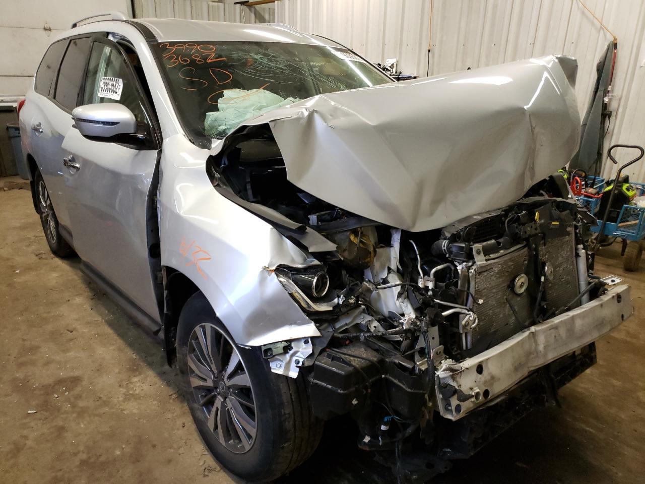 NISSAN PATHFINDER 2018 with VIN 5N1DR2MM6JC650253 - Photo from auction