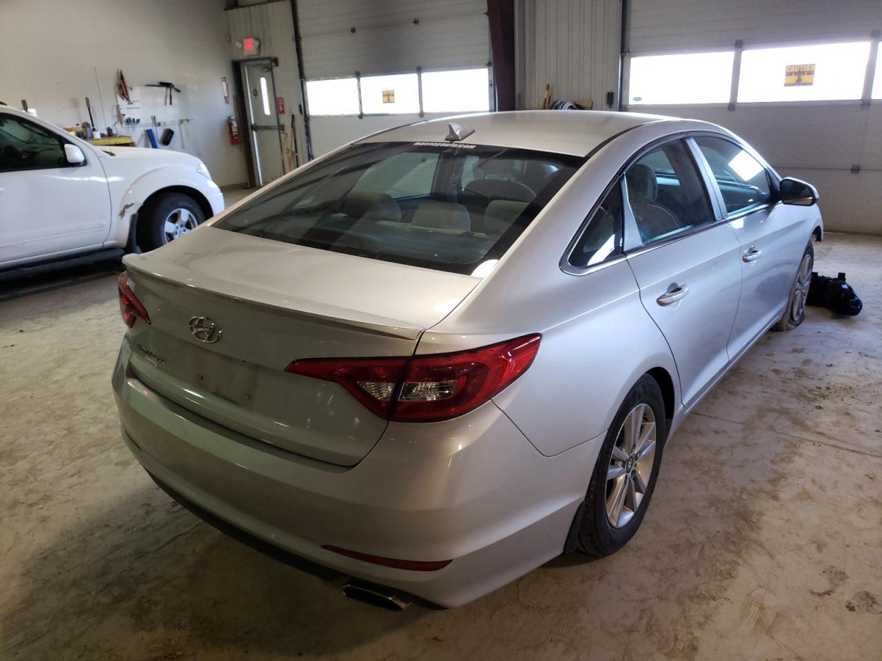 Photo 4 from auction – 2015 HYUNDAI SONATA SE with VIN 5NPE24AF4FH222515