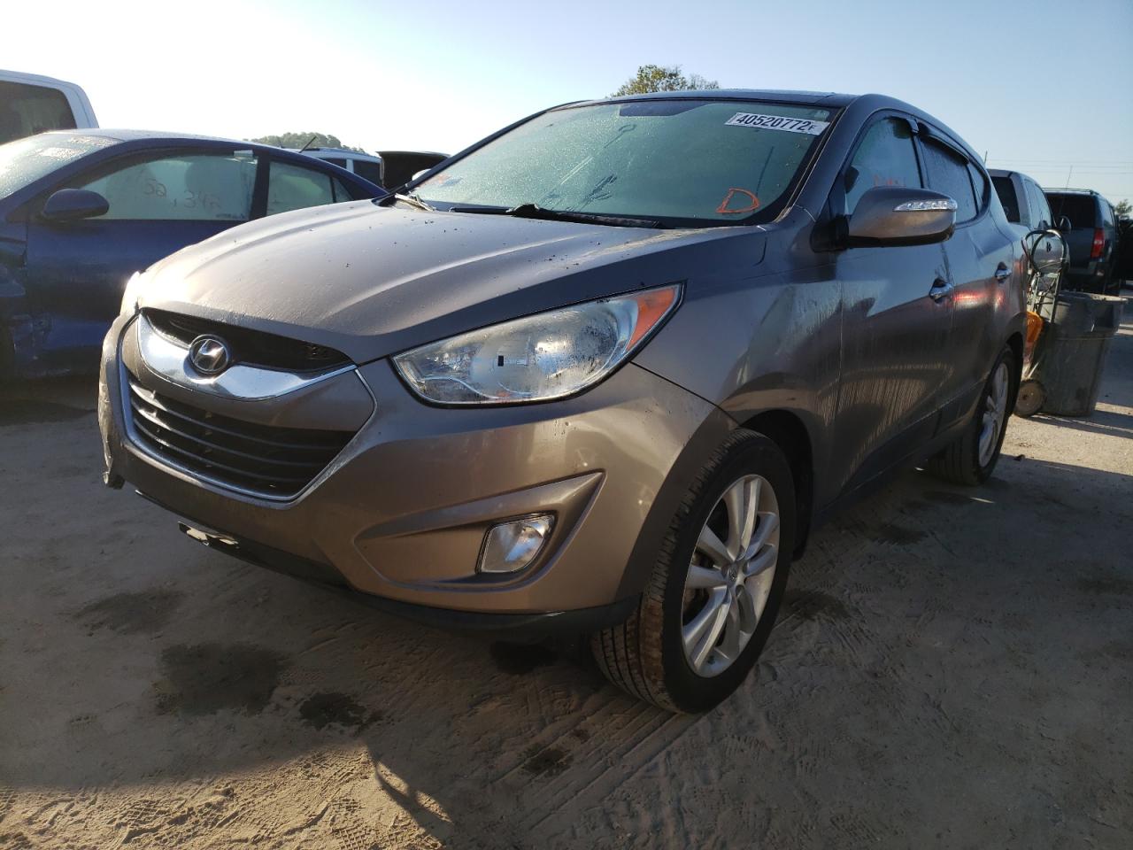 Photo 2 from auction – 2011 HYUNDAI TUCSON GLS with VIN KM8JU3AC0BU210690