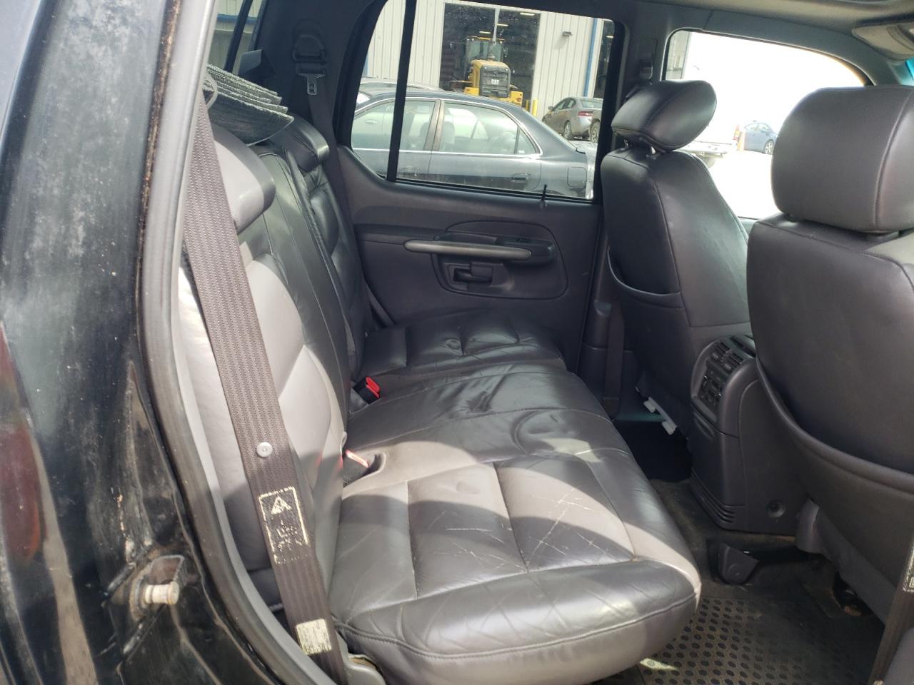 Photo 6 from auction – 2001 FORD EXPLORER S with VIN 1FMZU77E41UB87965