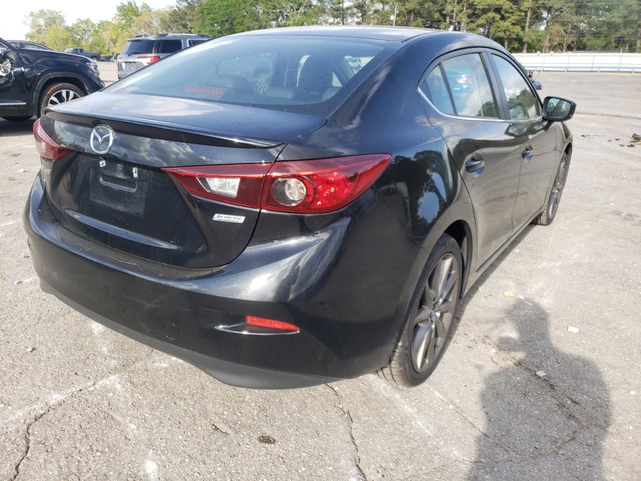 Photo 4 from auction – 2018 MAZDA 3 TOURING with VIN 3MZBN1V37JM182620