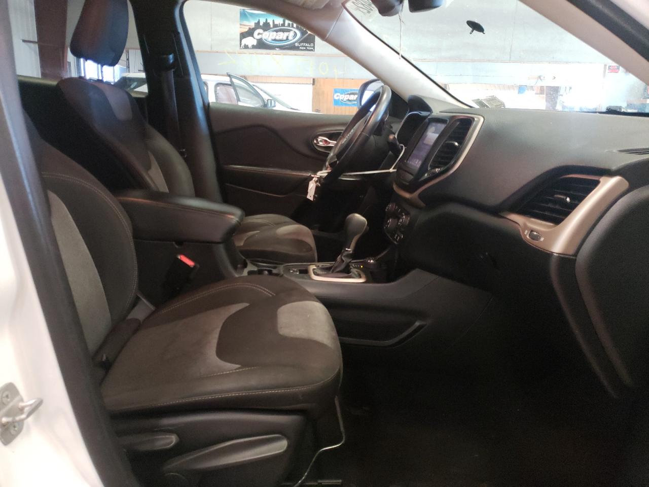Photo 5 from auction – 2014 JEEP CHEROKEE L with VIN 1C4PJMCS9EW150810