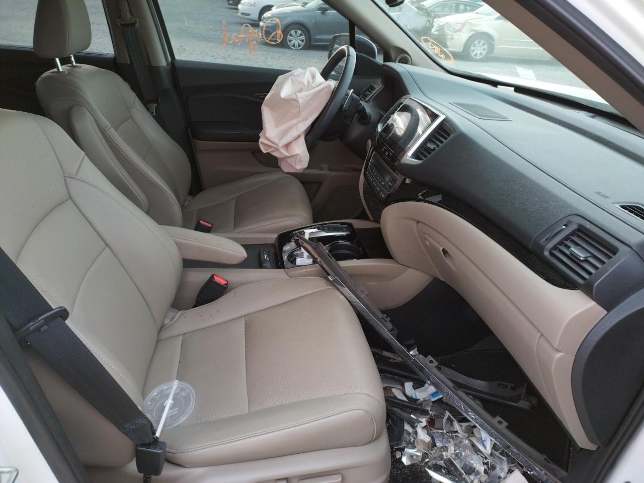 Photo 5 from auction – 2018 HONDA PILOT ELIT with VIN 5FNYF6H04JB041131