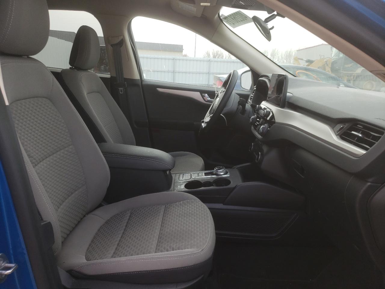 Photo 5 from auction – 2020 FORD ESCAPE SE with VIN 1FMCU9G67LUC04318