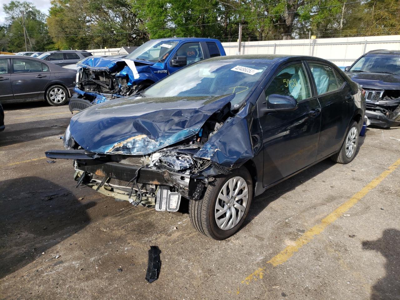 Photo 2 from auction – 2018 TOYOTA COROLLA with VIN 5YFBURHE3JP841075