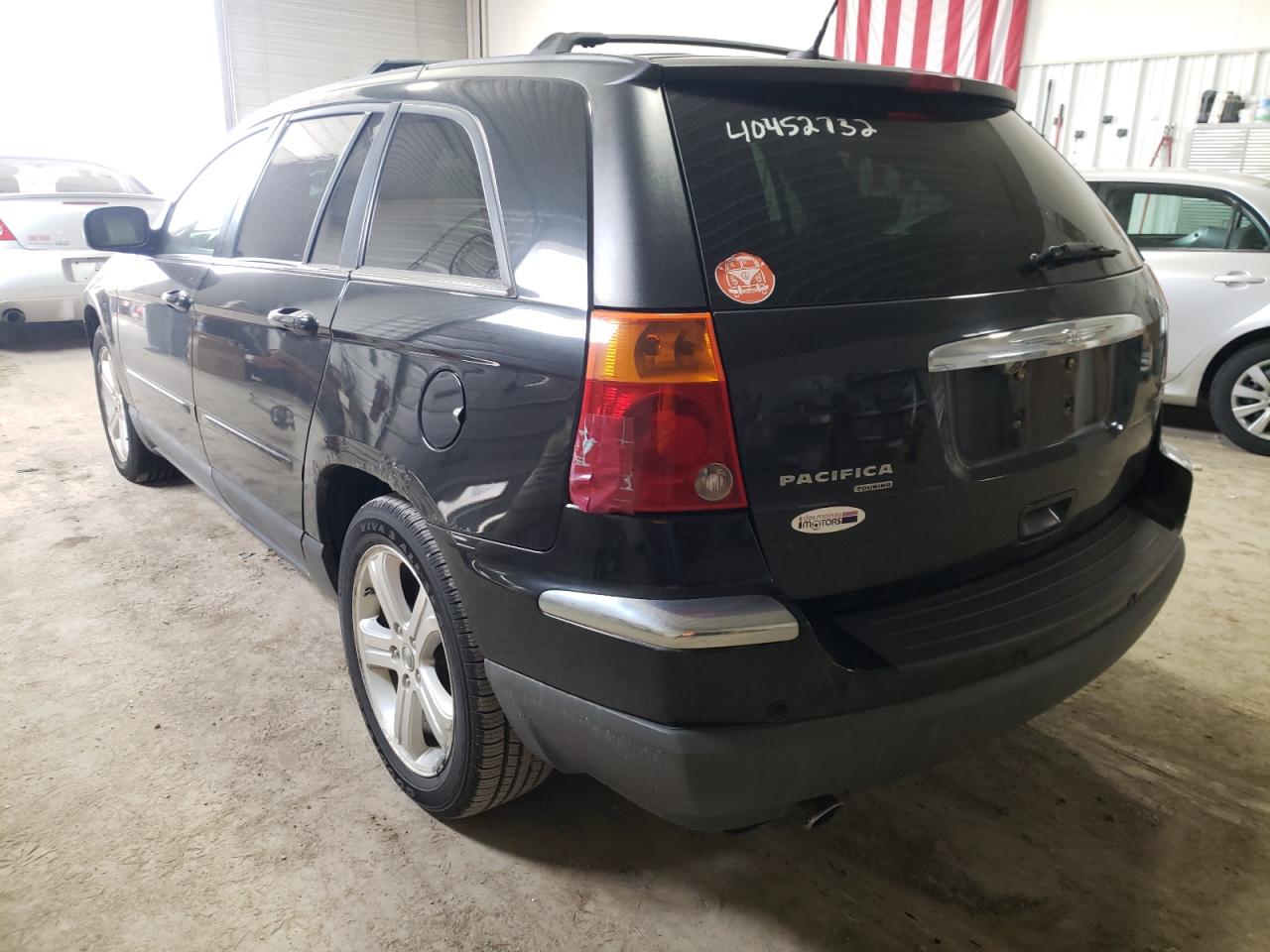 Photo 3 from auction – 2007 CHRYSLER PACIFICA T with VIN 2A8GF68X97R286098