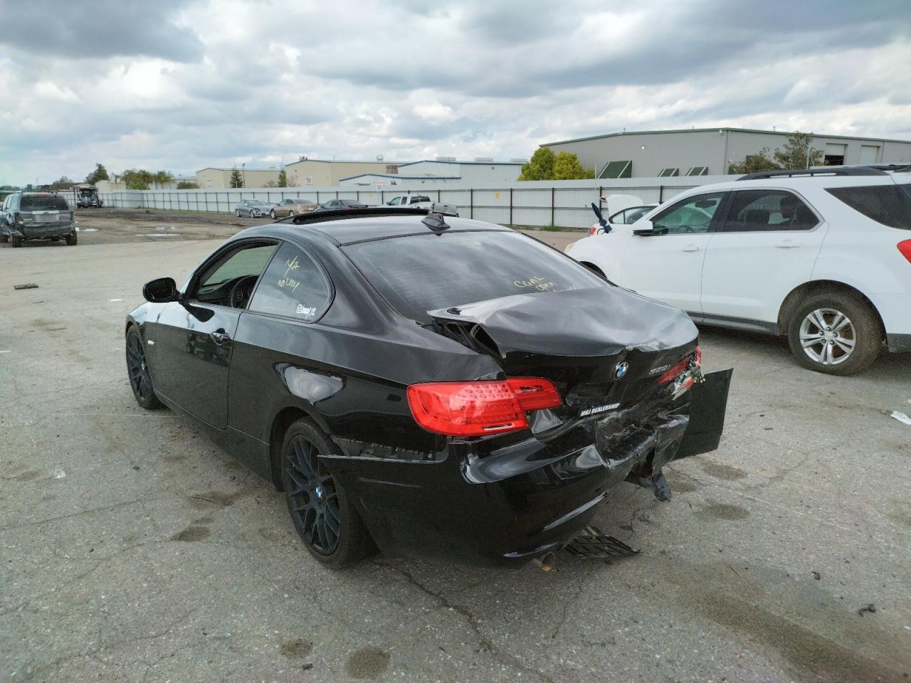 Photo 3 from auction – 2011 BMW 328 I with VIN WBAKE3C5XBE558024