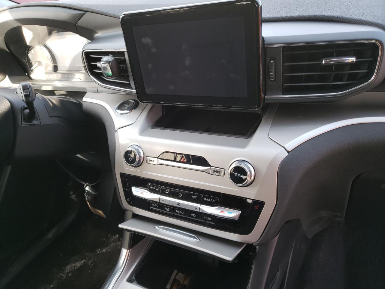Photo 9 from auction – 2022 FORD EXPLORER X with VIN 1FMSK8DH4NGA29027