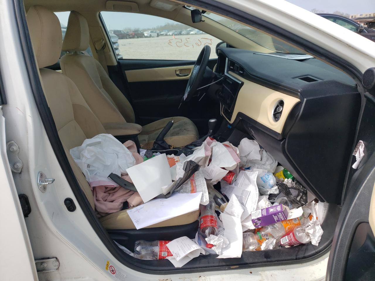 Photo 5 from auction – 2019 TOYOTA COROLLA L with VIN 5YFBURHE0KP935528