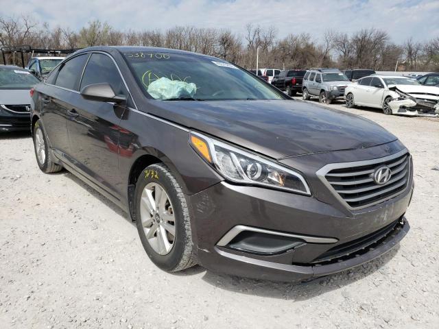 HYUNDAI SONATA SE 2017 with VIN 5NPE24AF8HH538700 - Photo from auction