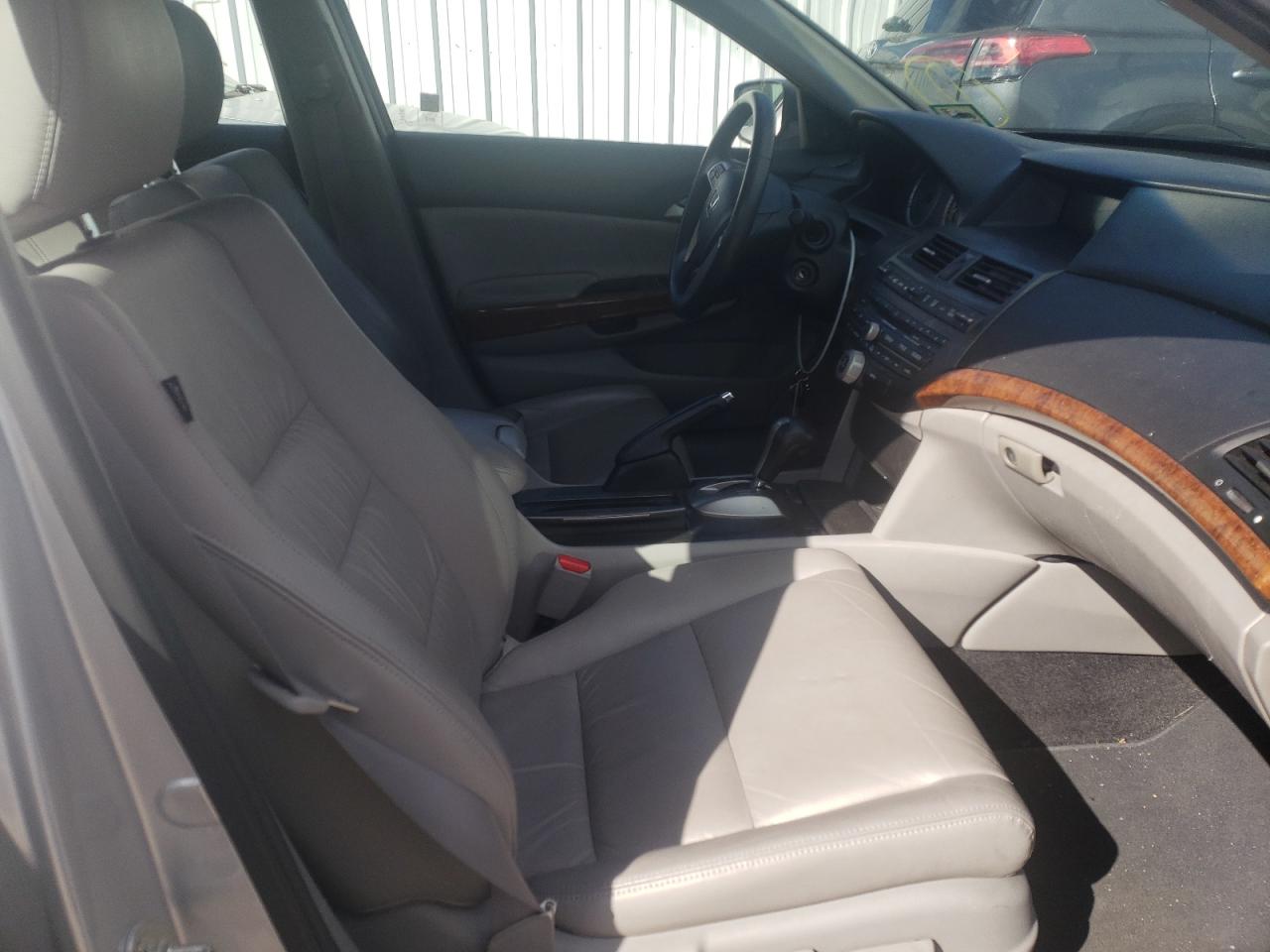 Photo 5 from auction – 2012 HONDA ACCORD EXL with VIN 1HGCP2F86CA153662