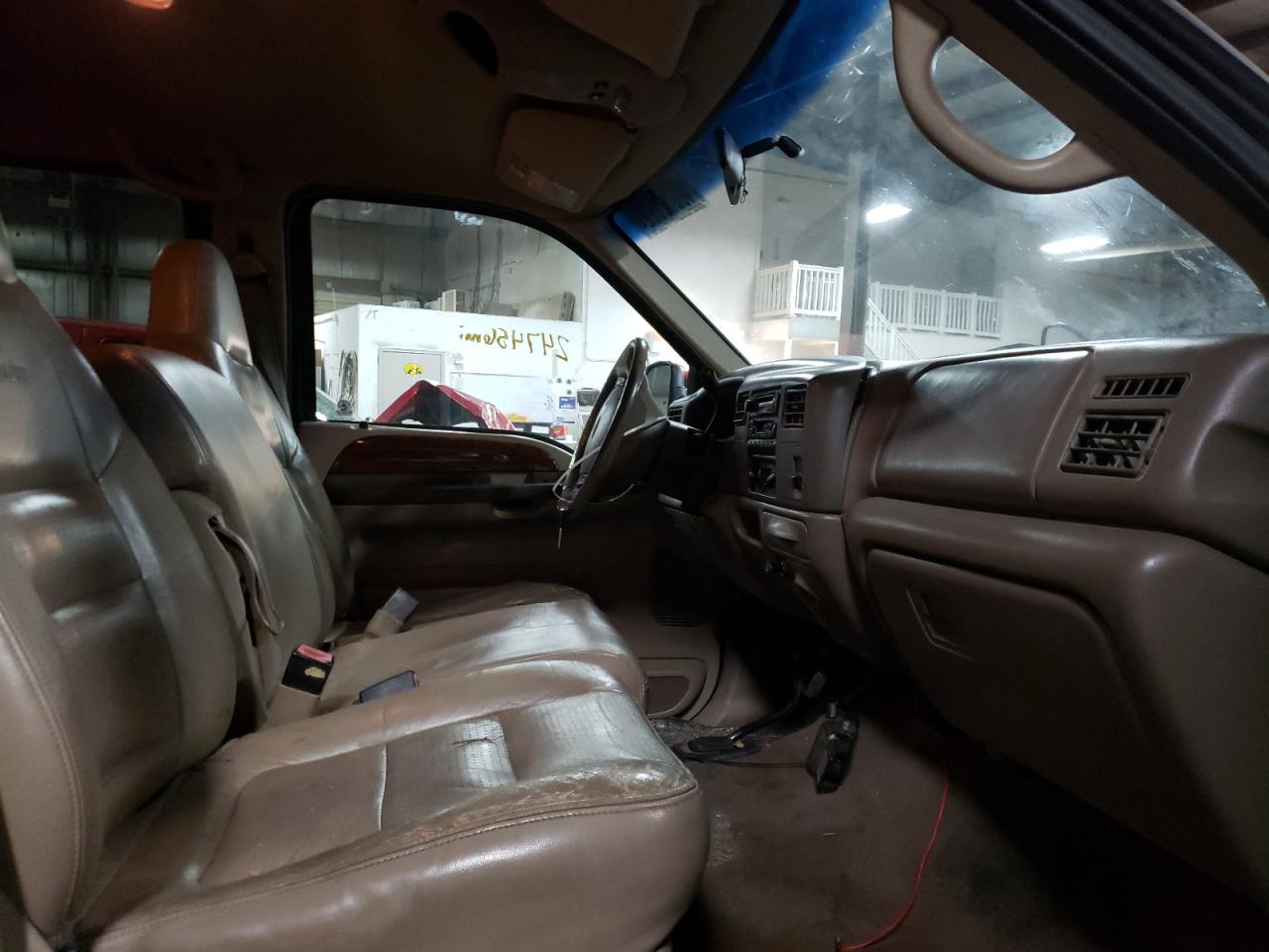 Photo 5 from auction – 2001 FORD F250 SUPER with VIN 1FTNW21F21EB11592
