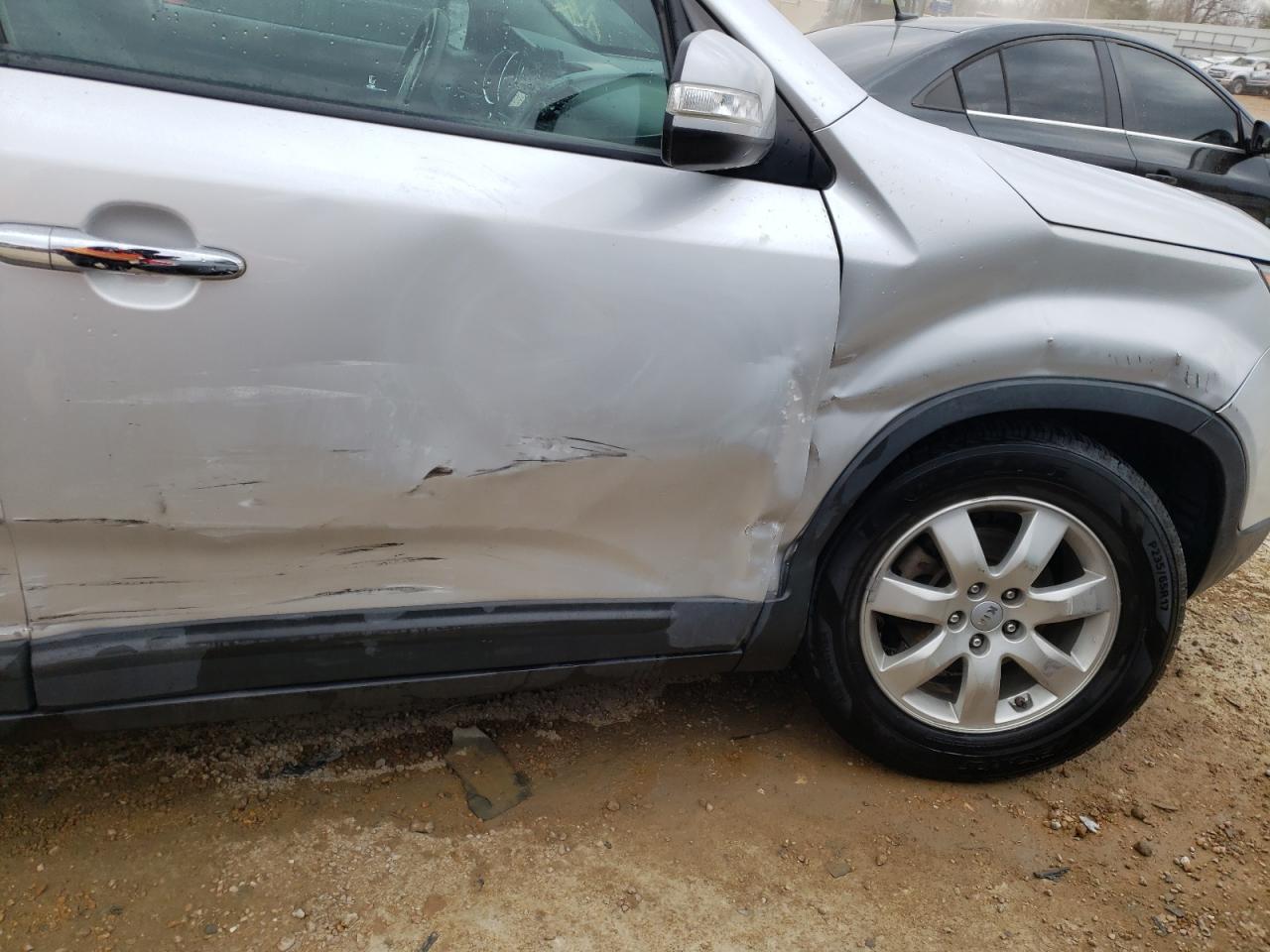 Photo 9 from auction – 2013 KIA SORENTO LX with VIN 5XYKT4A67DG418825