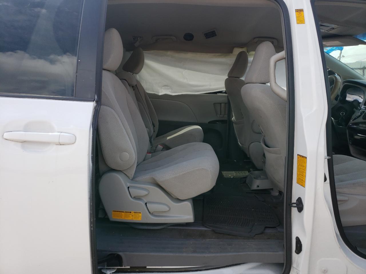 Photo 6 from auction – 2014 TOYOTA SIENNA LE with VIN 5TDKK3DC2ES453629