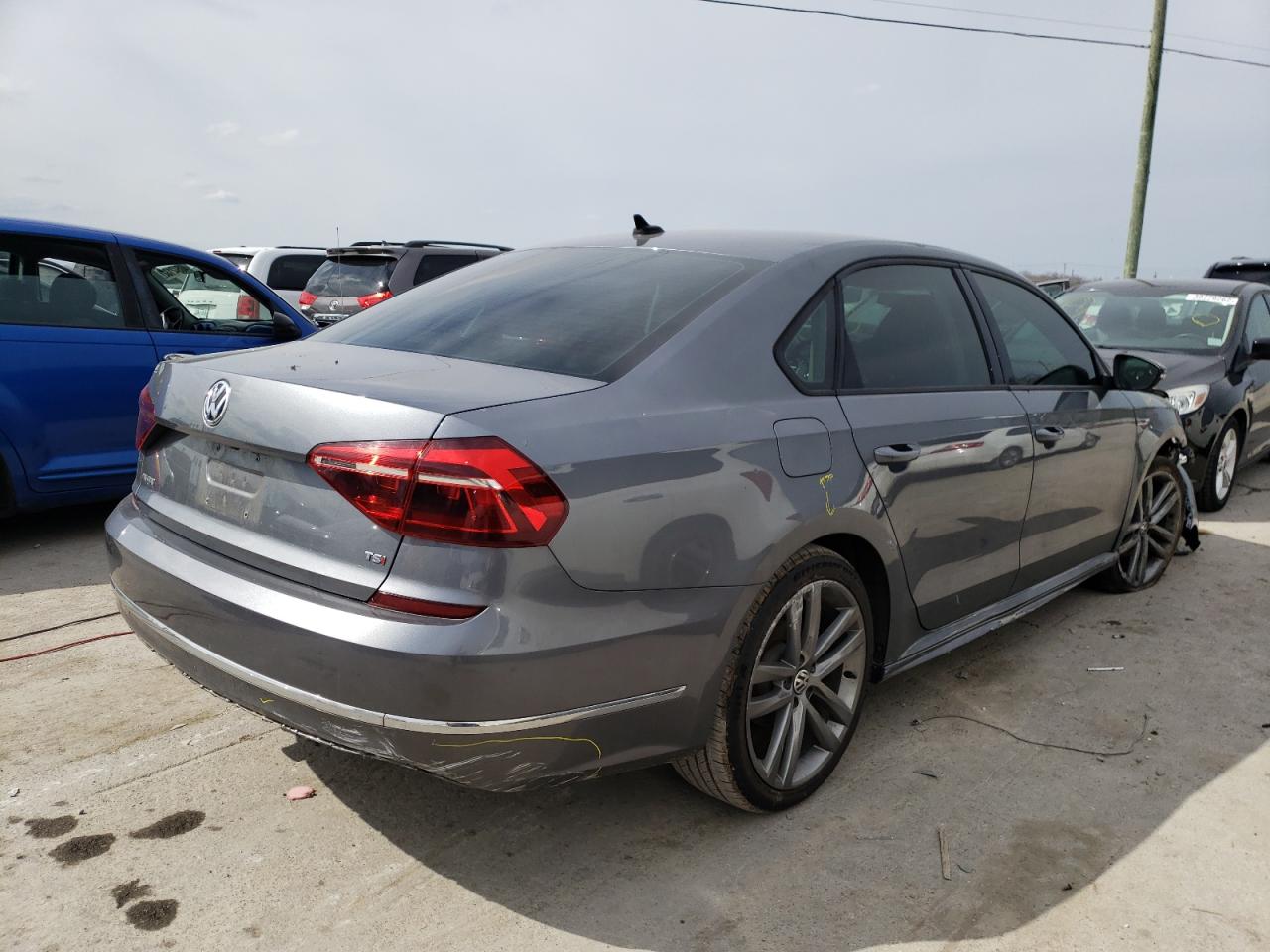 Photo 4 from auction – 2018 VOLKSWAGEN PASSAT S with VIN 1VWAA7A37JC030337