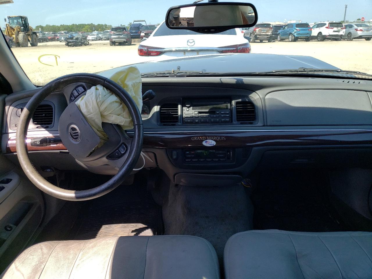 Photo 9 from auction – 2004 MERCURY GRAND MARQ with VIN 2MEFM75W94X619271