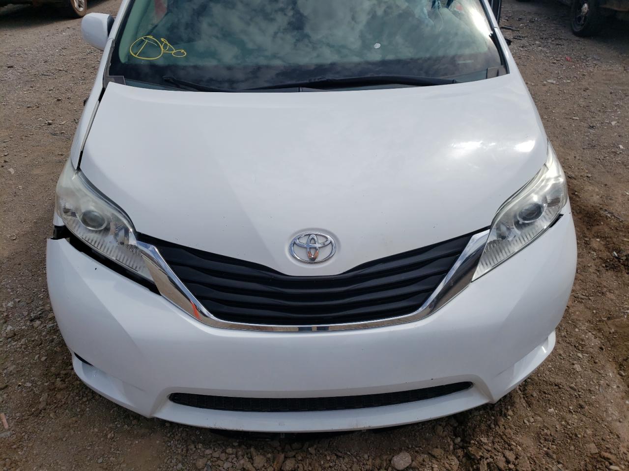 Photo 7 from auction – 2014 TOYOTA SIENNA LE with VIN 5TDKK3DC2ES453629