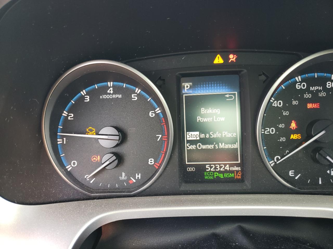 Photo 8 from auction – 2018 TOYOTA RAV4 XLE with VIN JTMRFREV0JJ235346