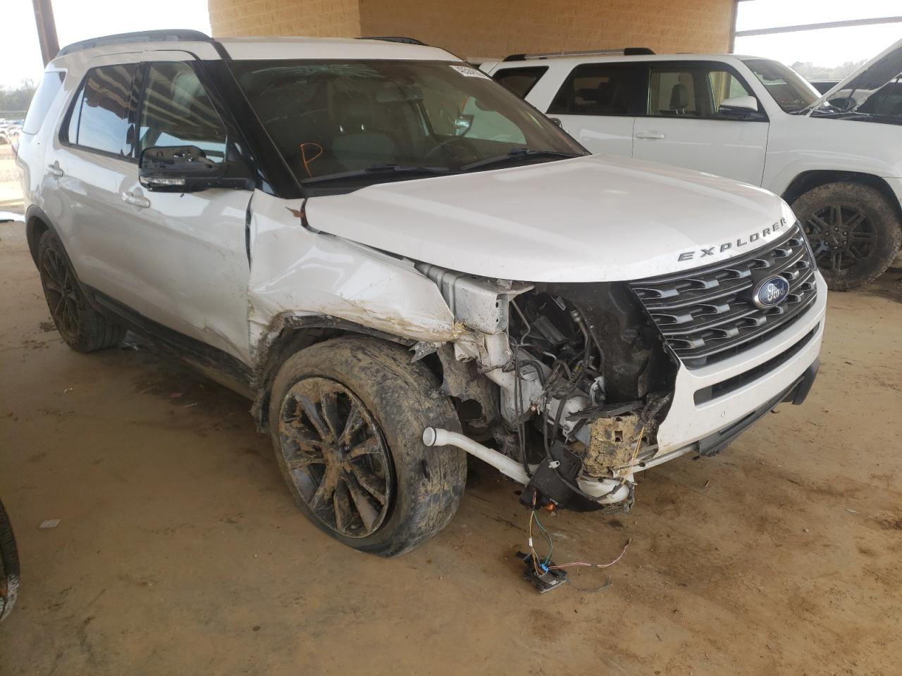FORD EXPLORER X 2017 with VIN 1FM5K7D83HGE18978 - Photo from auction