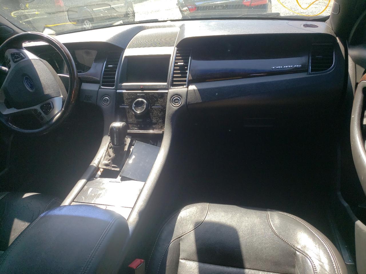 Photo 9 from auction – 2014 FORD TAURUS LIM with VIN 1FAHP2F85EG133378