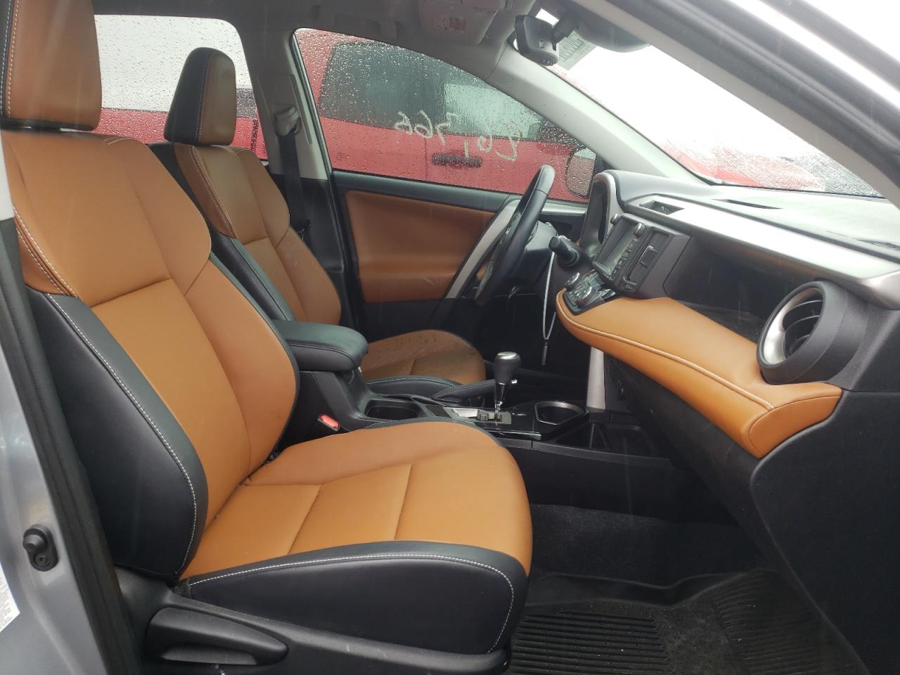 Photo 5 from auction – 2016 TOYOTA RAV4 LIMIT with VIN 2T3DFREV9GW500415