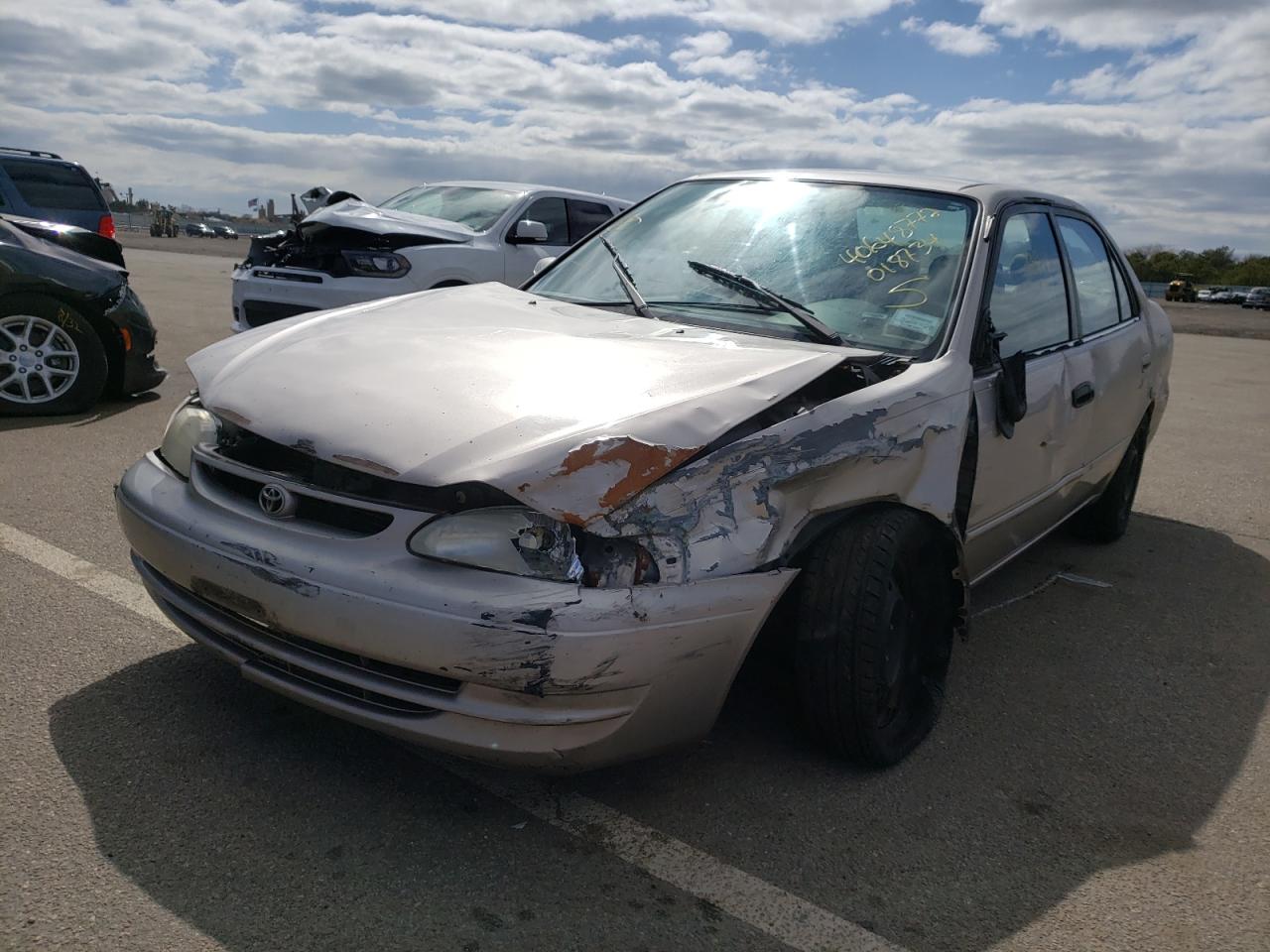 Photo 2 from auction – 1998 TOYOTA COROLLA VE with VIN 2T1BR18E8WC018734