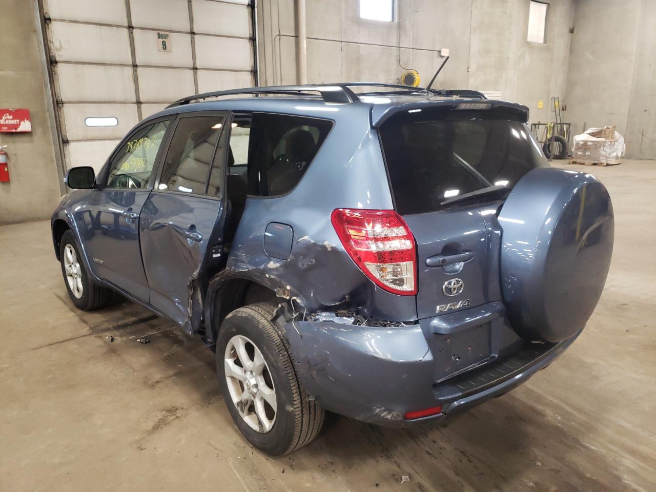 Photo 3 from auction – 2012 TOYOTA RAV4 LIMIT with VIN 2T3DF4DV3CW246067