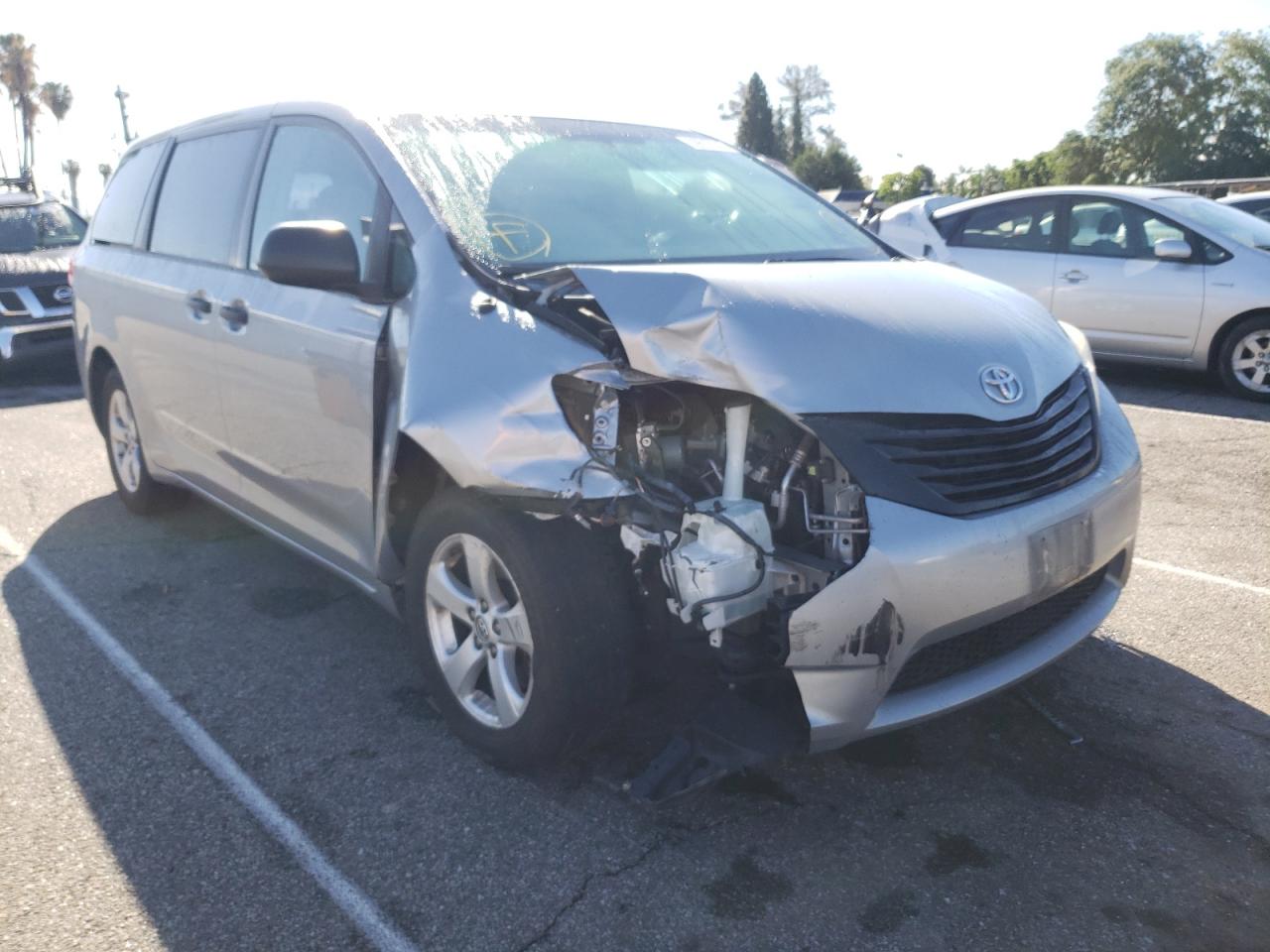 TOYOTA SIENNA 2014 with VIN 5TDZK3DC3ES440676 - Photo from auction