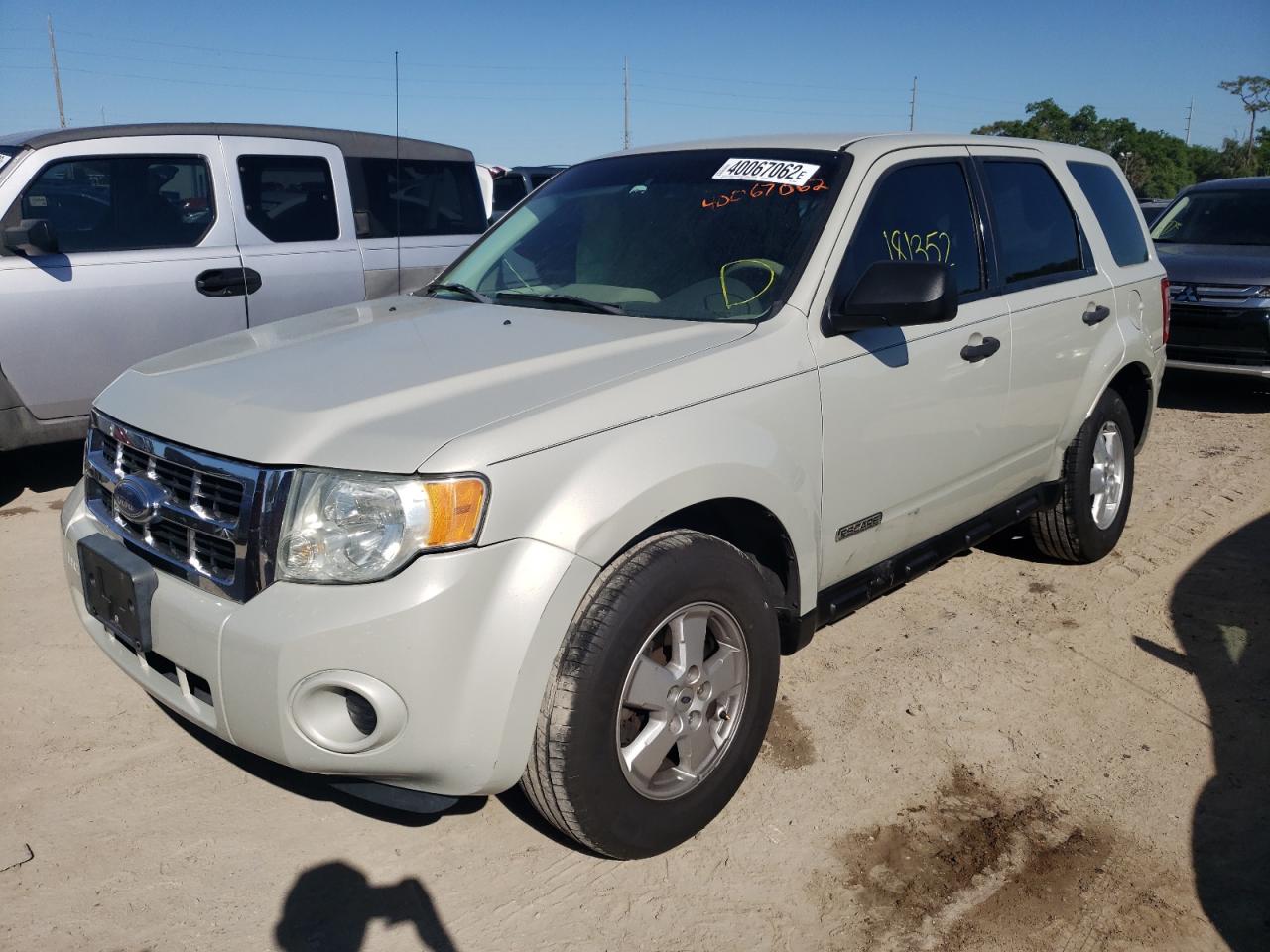 Photo 2 from auction – 2008 FORD ESCAPE XLS with VIN 1FMCU02Z68KA42956