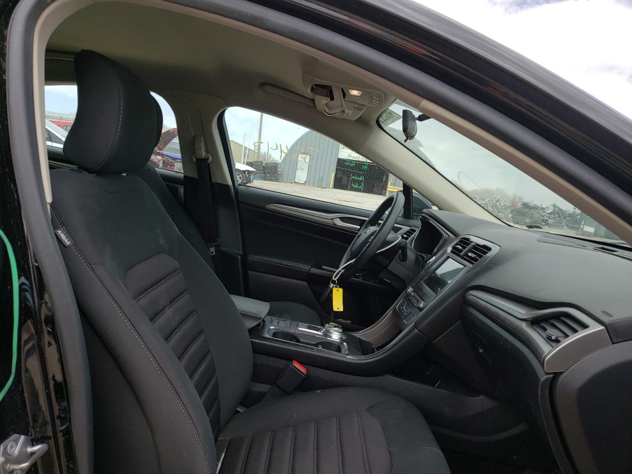 Photo 5 from auction – 2017 FORD FUSION SE with VIN 3FA6P0H70HR372981