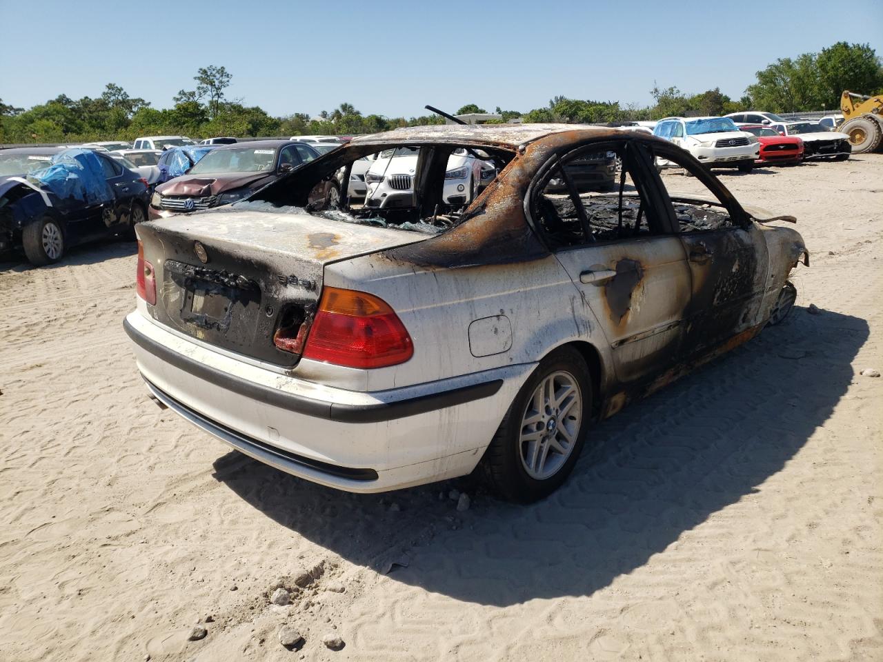 Photo 4 from auction – 2000 BMW 323 I with VIN WBAAM3343YFP72362