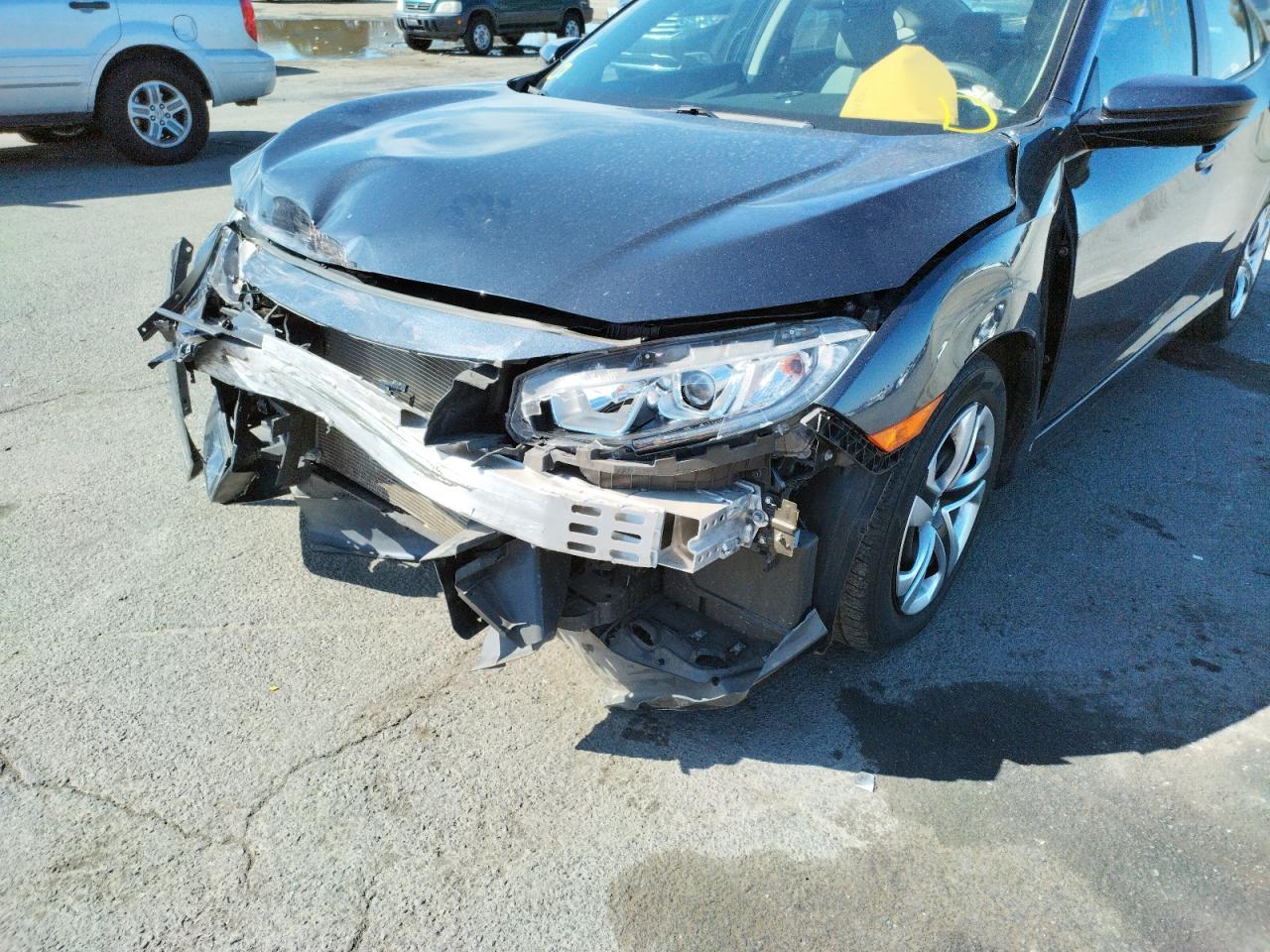 Photo 9 from auction – 2018 HONDA CIVIC LX with VIN 2HGFC2F52JH559760