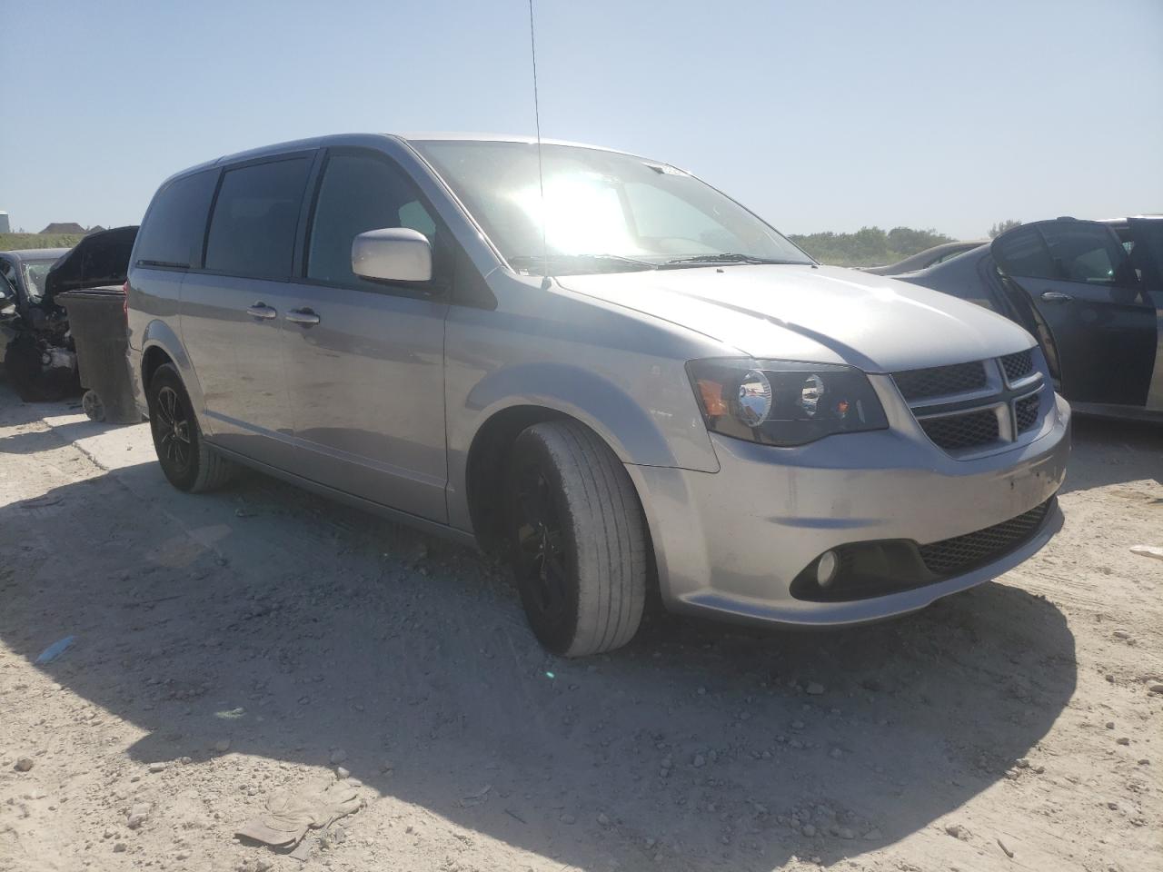 DODGE GRAND CARA 2019 with VIN 2C4RDGEG9KR768711 - Photo from auction