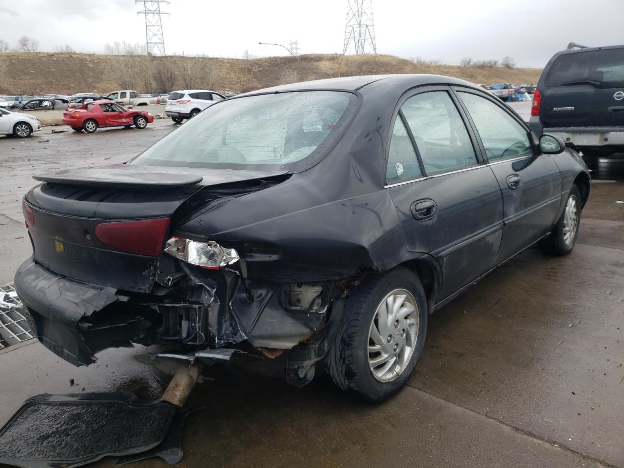 Photo 4 from auction – 1999 FORD ESCORT SE with VIN 1FAFP13P5XW166368