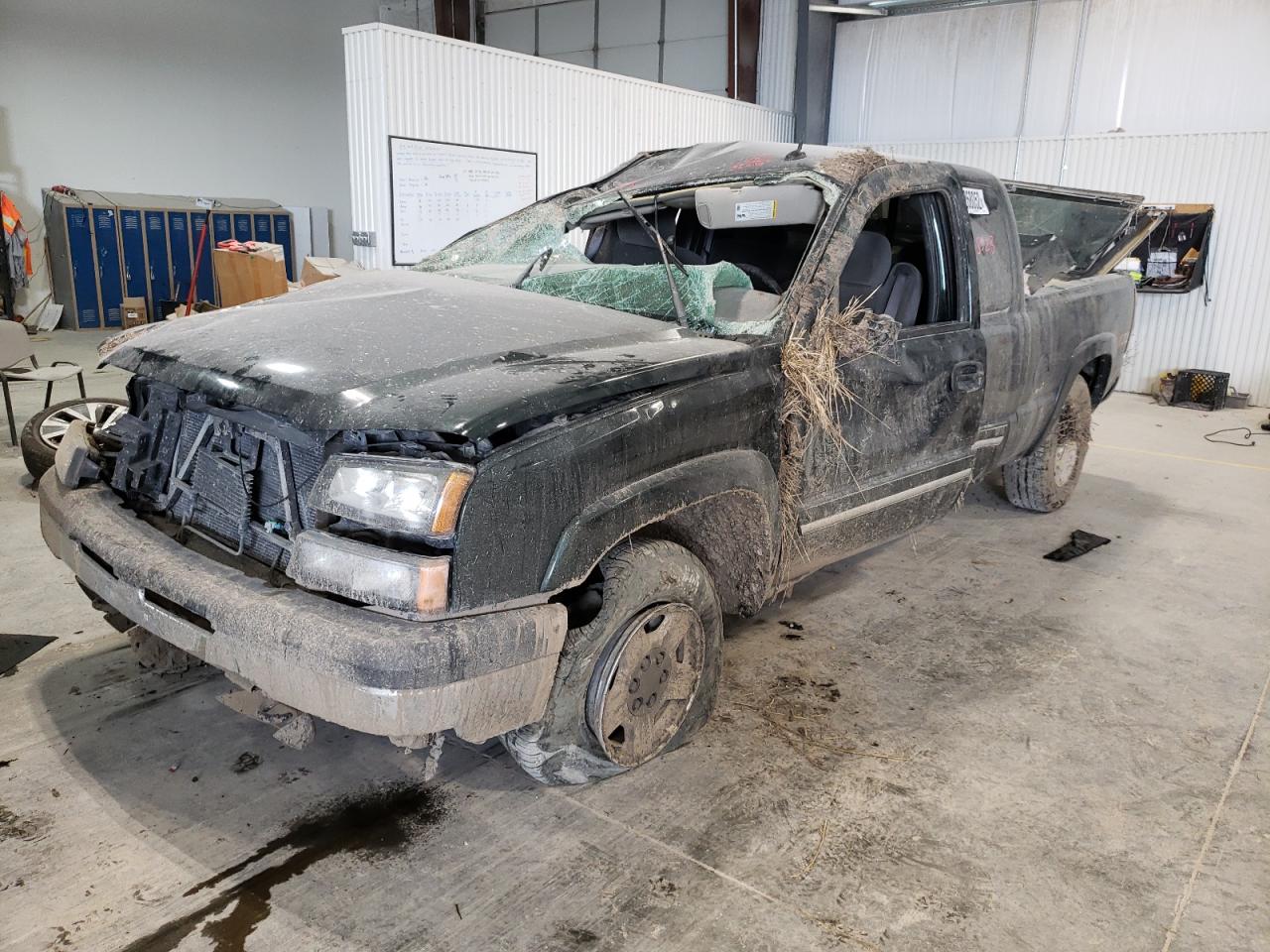 Photo 2 from auction – 2005 CHEVROLET SILVERADO with VIN 1GCEK19B55E173226