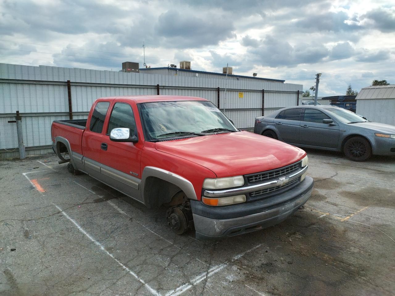 CHEVROLET SILVERADO 2000 with VIN 1GCEK19T4YE377612 - Photo from auction