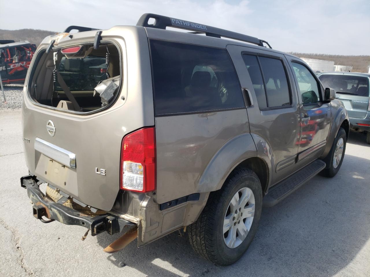 Photo 4 from auction – 2005 NISSAN PATHFINDER with VIN 5N1AR18W45C726082