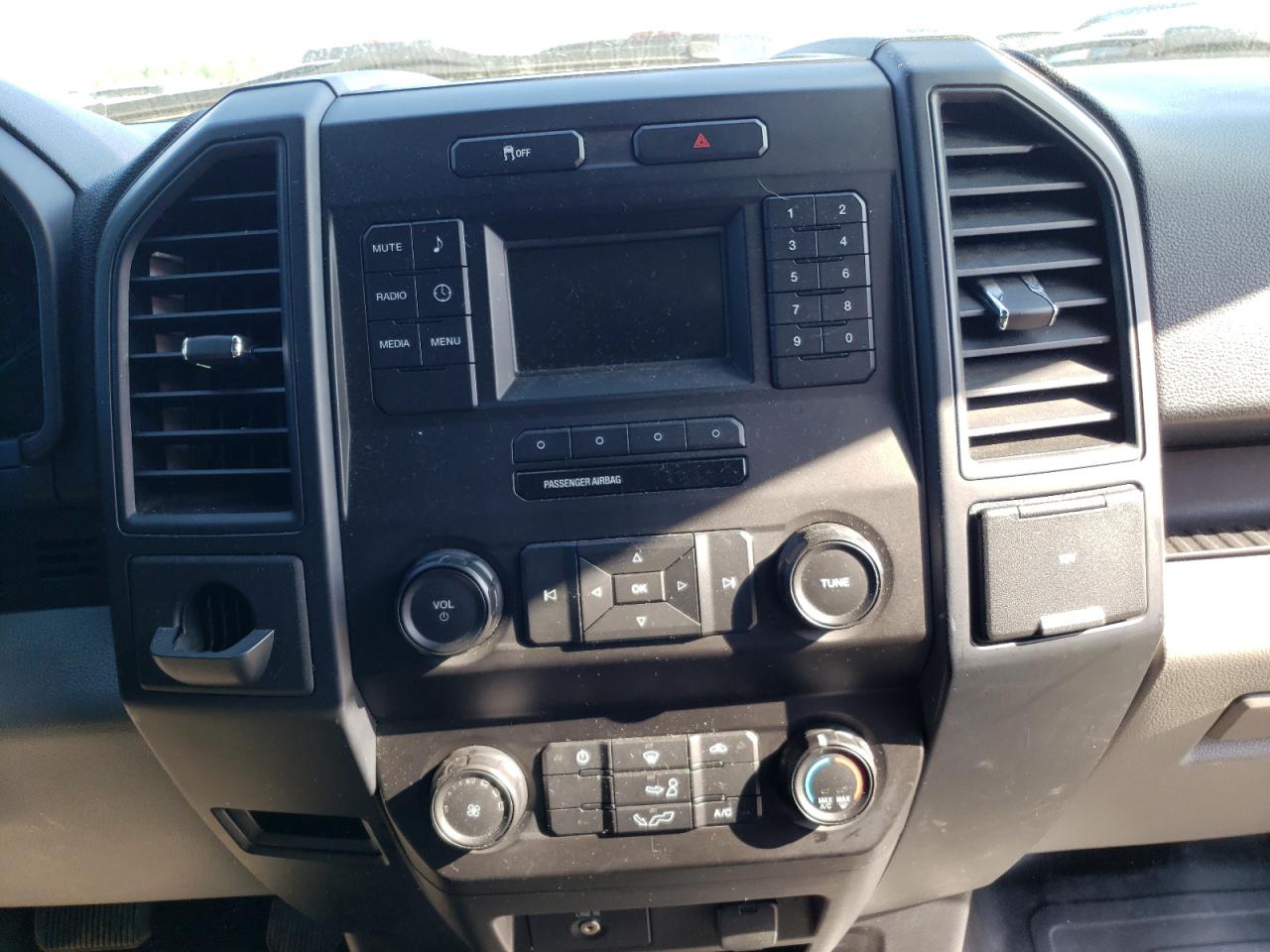 Photo 9 from auction – 2017 FORD F150 with VIN 1FTMF1C82HKD84337