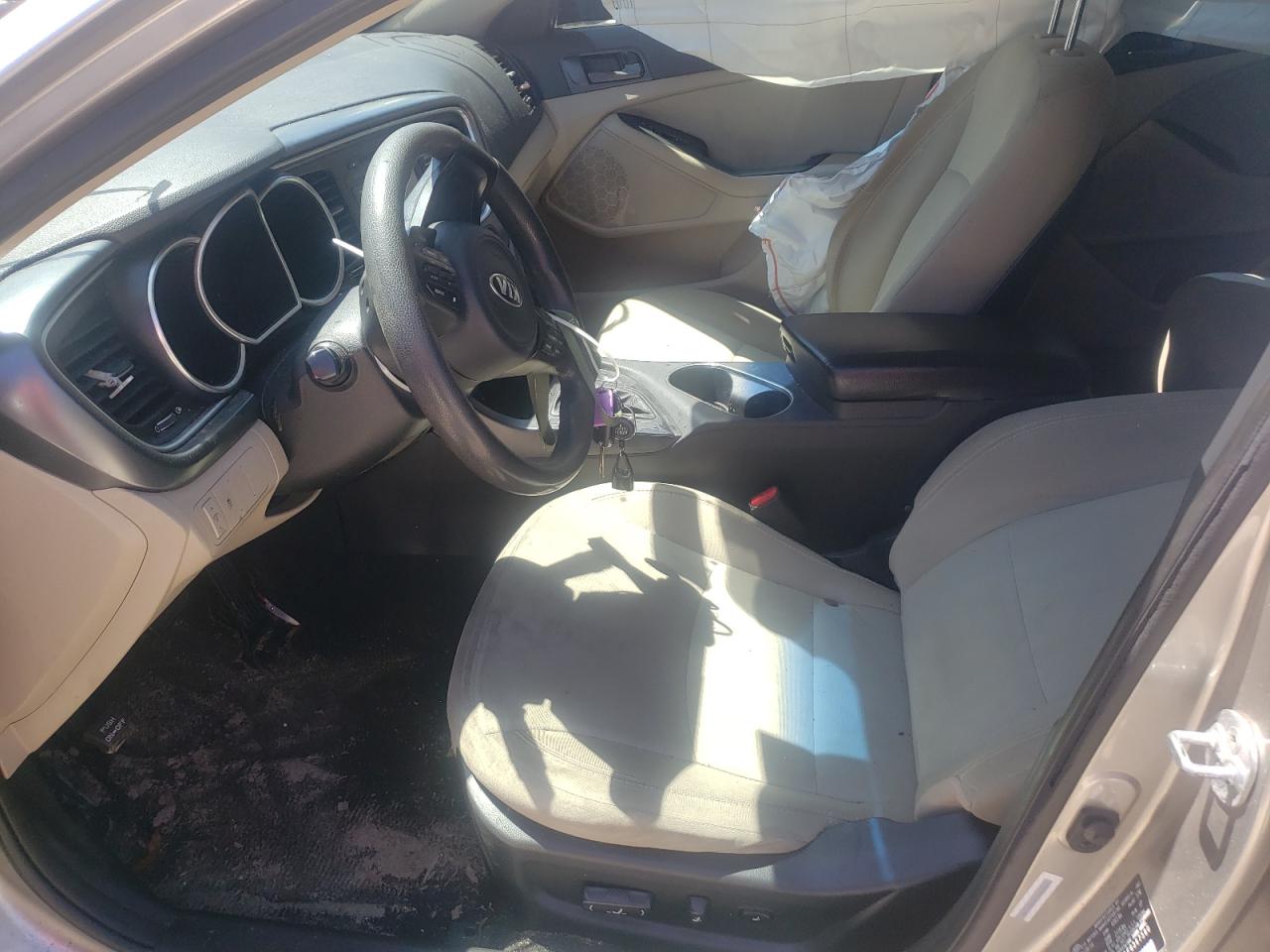 Photo 5 from auction – 2015 KIA OPTIMA LX with VIN 5XXGM4A76FG367580