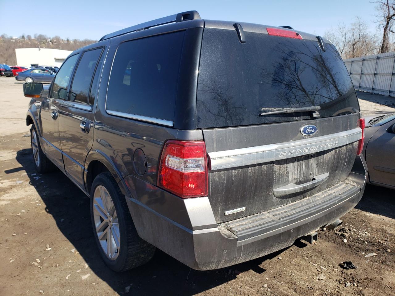 Photo 3 from auction – 2015 FORD EXPEDITION with VIN 1FMJU1MT2FEF00185