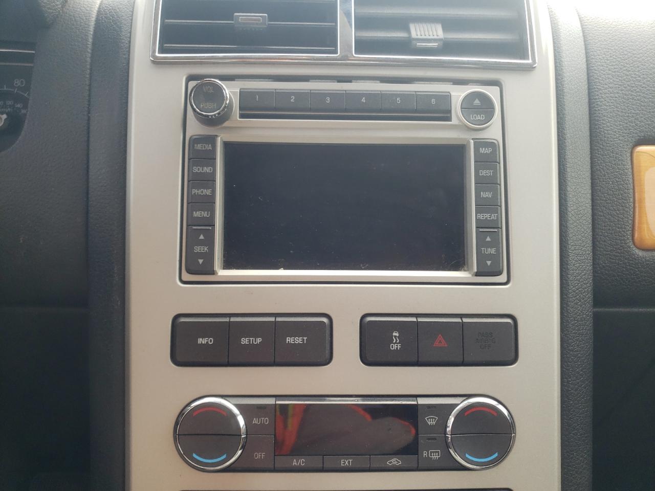 Photo 9 from auction – 2008 LINCOLN MKX with VIN 2LMDU88C18BJ38899