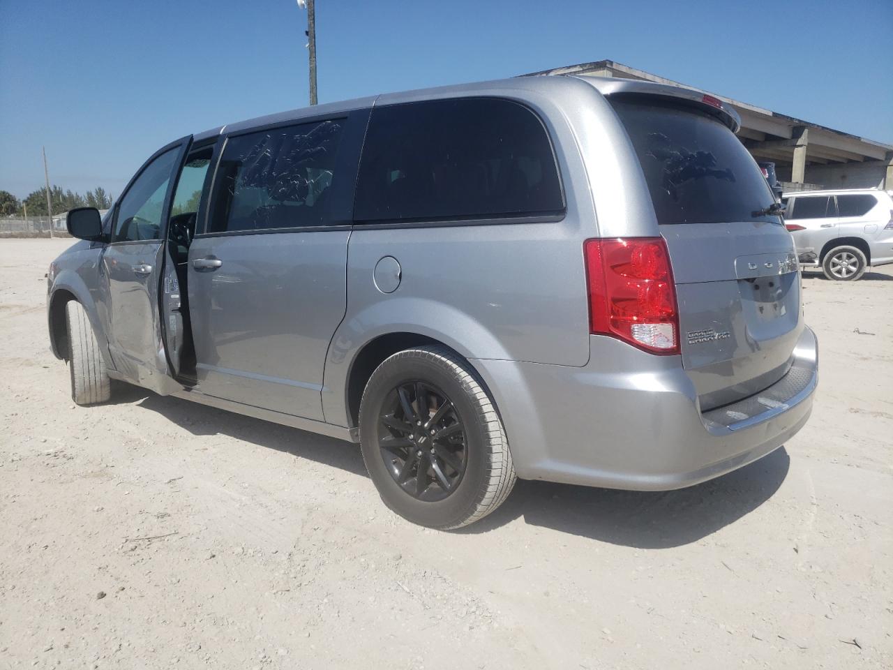 Photo 3 from auction – 2019 DODGE GRAND CARA with VIN 2C4RDGEG9KR768711