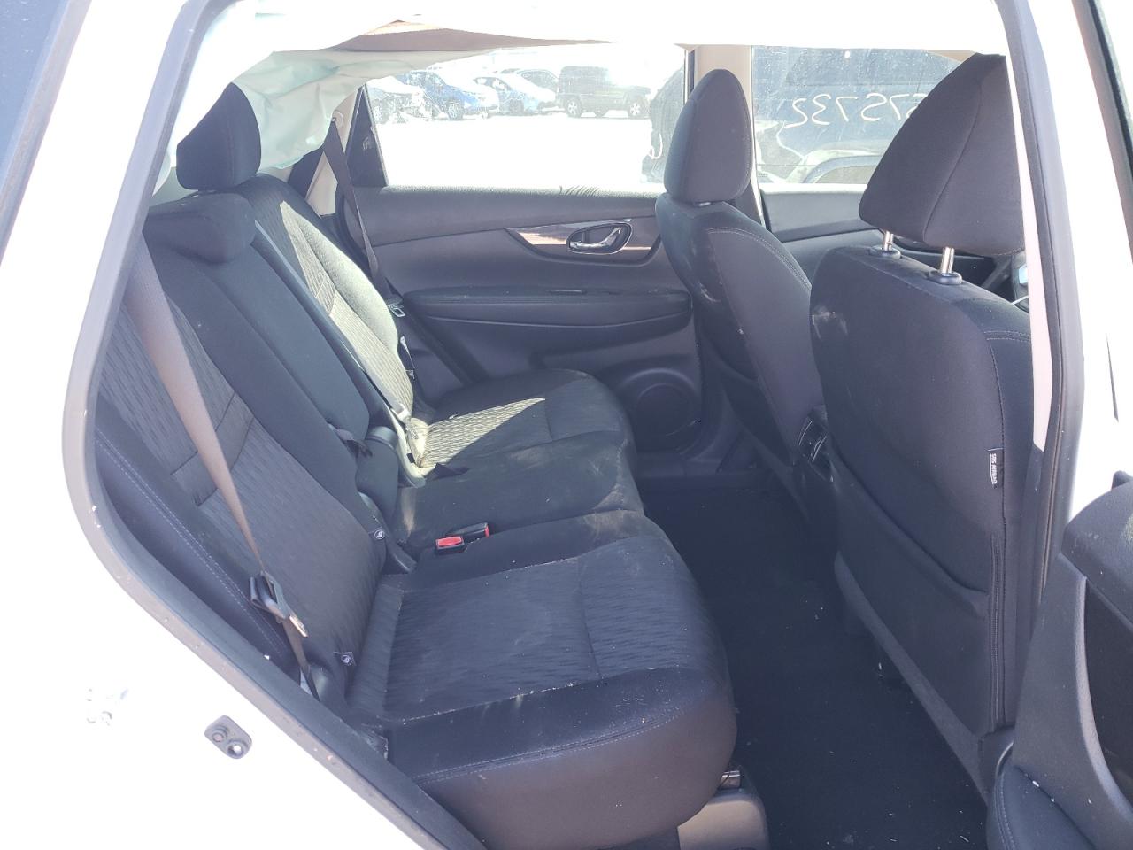 Photo 6 from auction – 2018 NISSAN ROGUE S with VIN 5N1AT2MV6JC731671