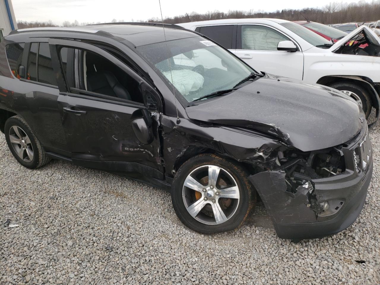 Photo 9 from auction – 2016 JEEP COMPASS LA with VIN 1C4NJCEA1GD760947