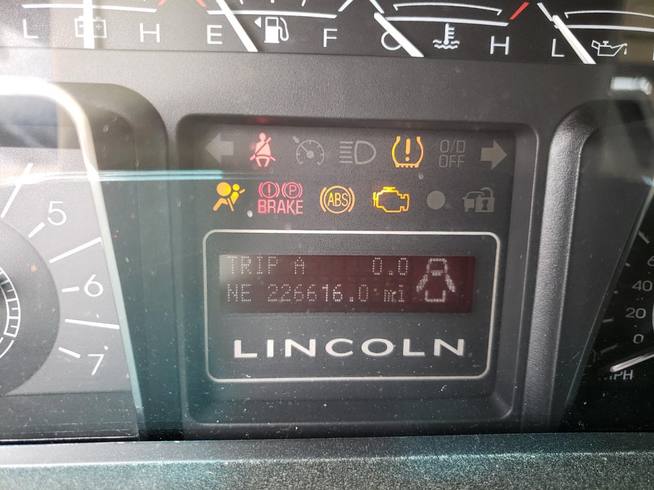Photo 8 from auction – 2008 LINCOLN NAVIGATOR with VIN 5LMFL27508LJ09124